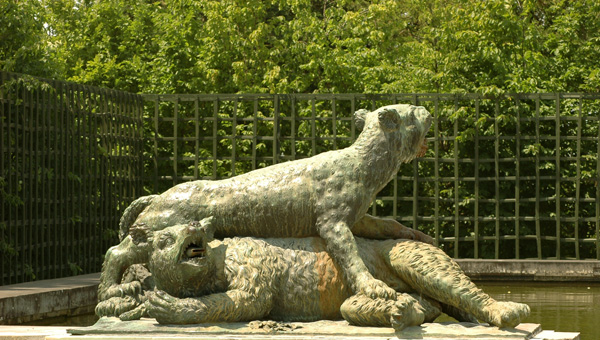 Versailles_FontaineJour_Houzeau_Tigre_Ours.jpg